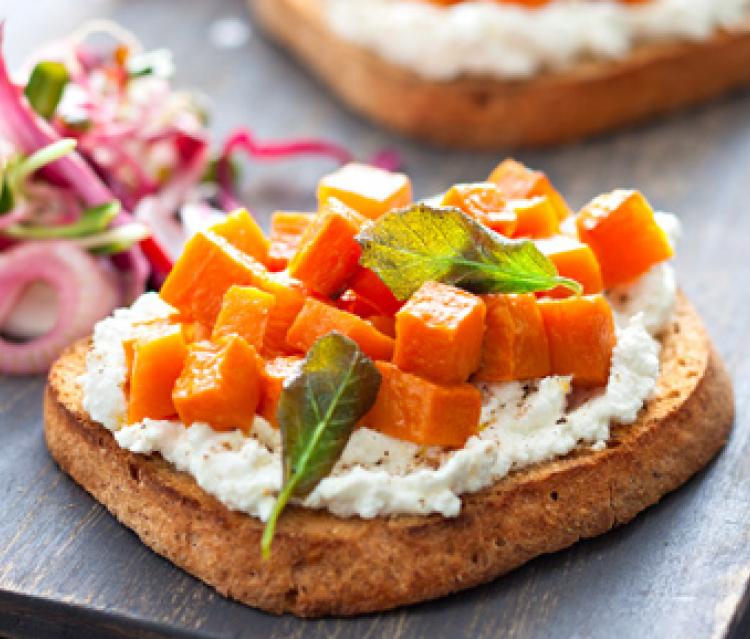 Tartines grillées au Butternut, Ricotta et Sauge dorée